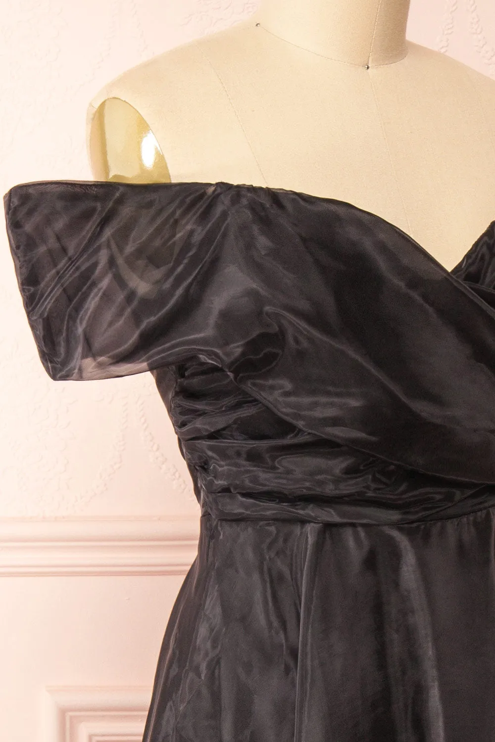 Holly Black | Off-Shoulder Organza Midi Dress
